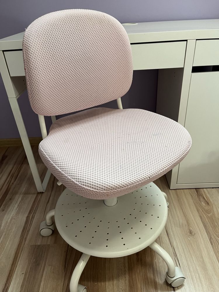 Biurko Micke i krzesło Vimund IKEA