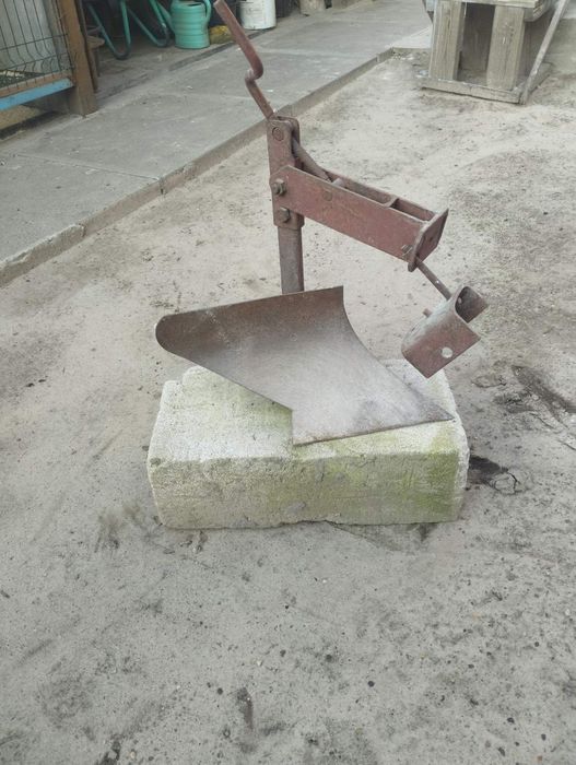 Продам Плуг до мотоблока
