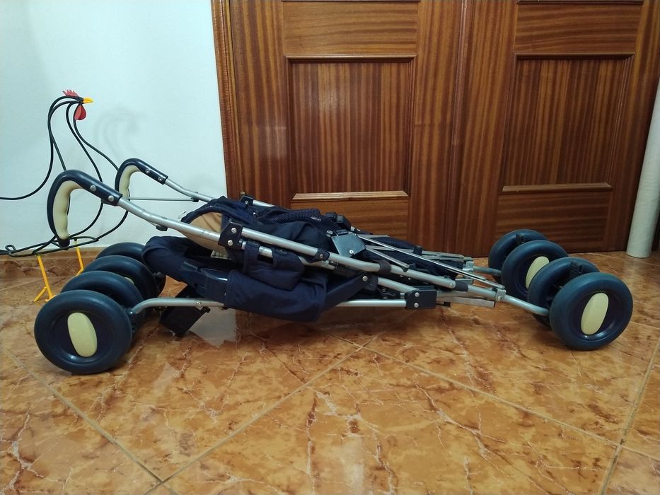 Carrinho de bebé monBeBe tipo bengala casa apartamento vivenda.