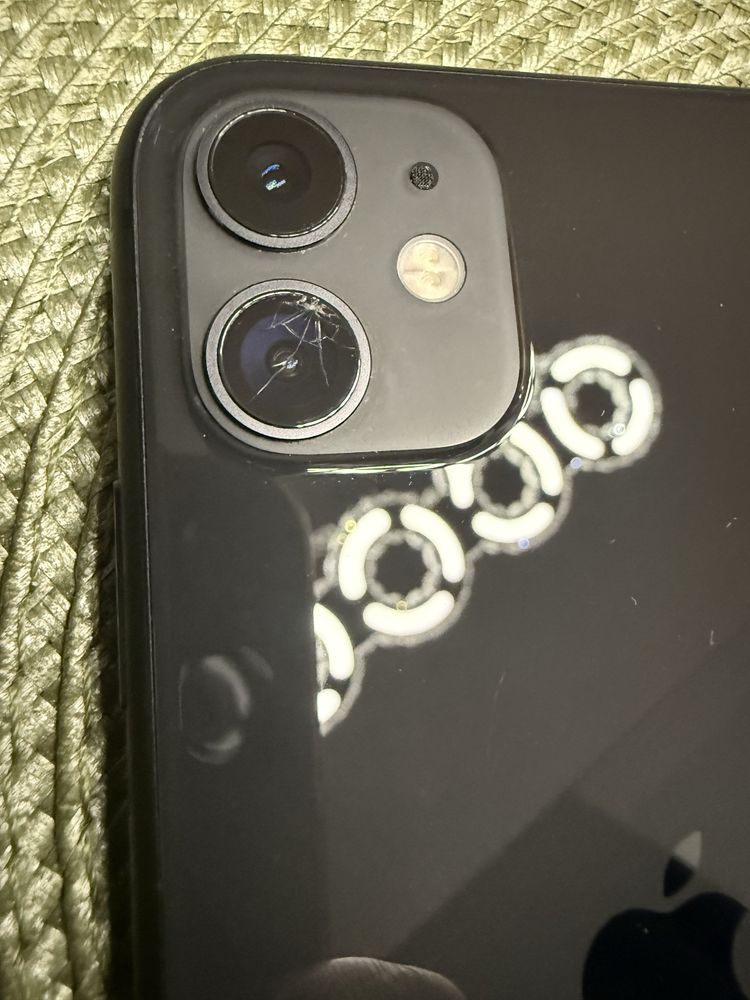 iPhone 11 64 GB stan bardzo dobry