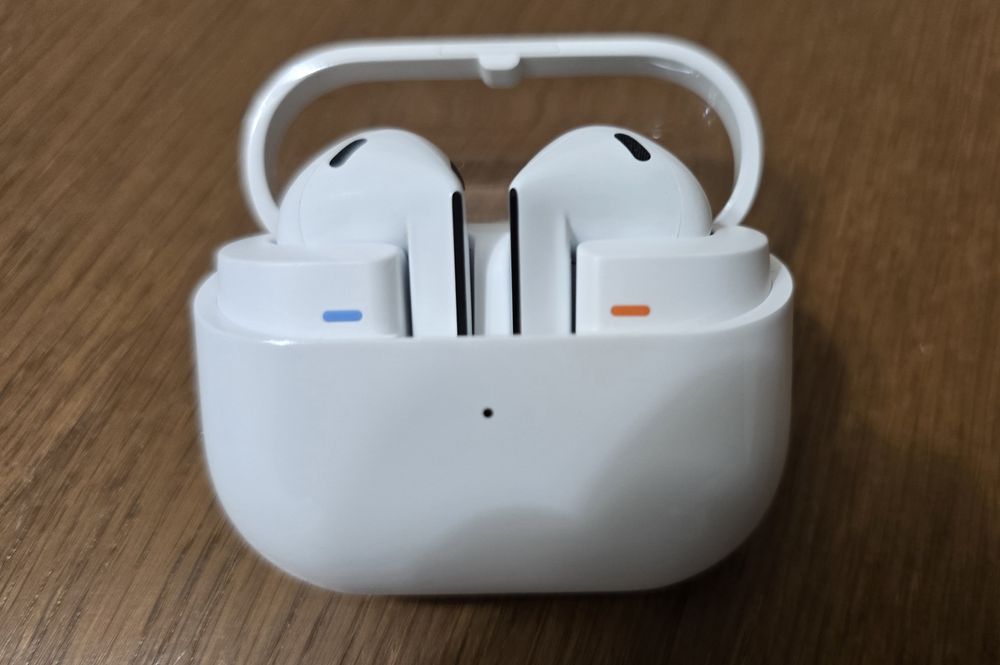 Нові навушники SAMSUNG