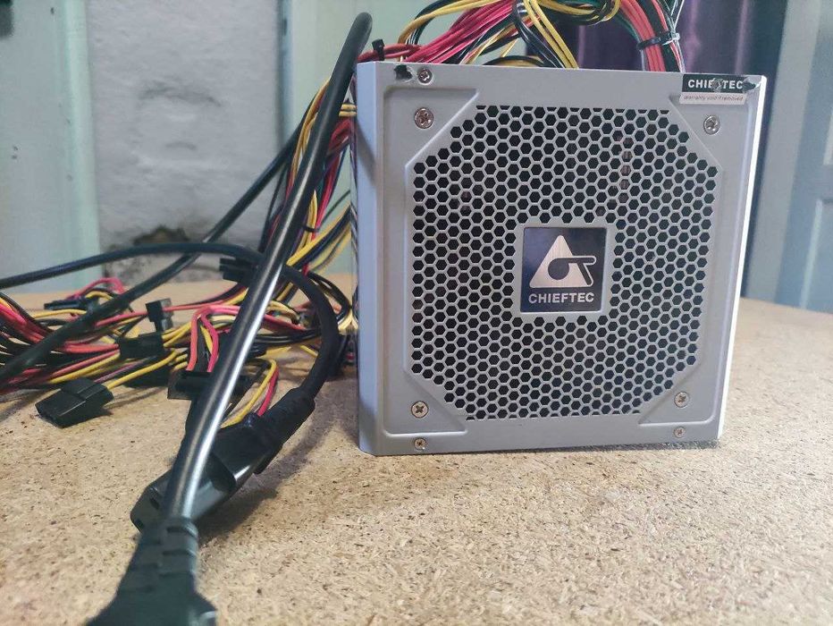 Блок питания Chieftec 700W (GPC-700S)