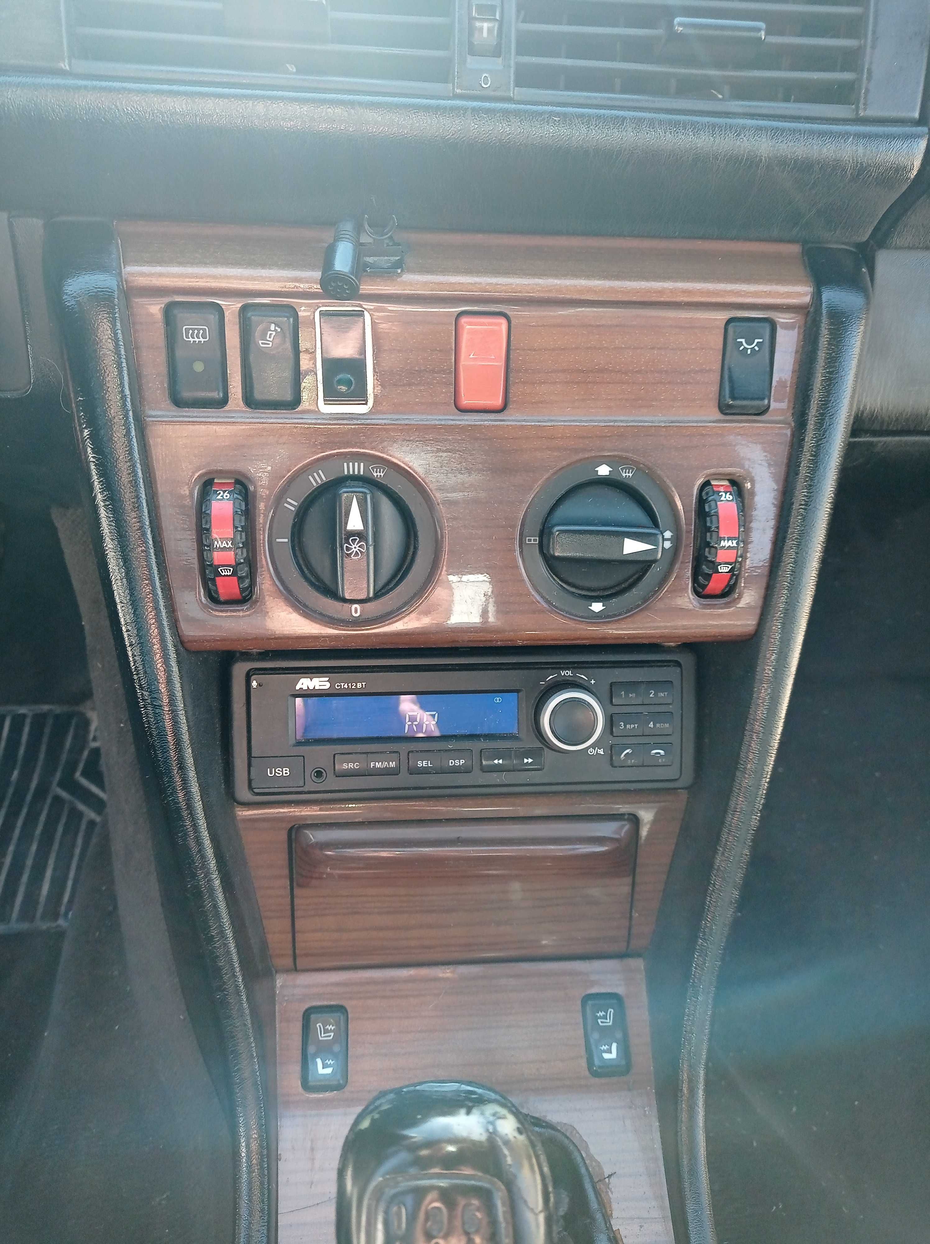 Mercedes 300D 4Matic -w124