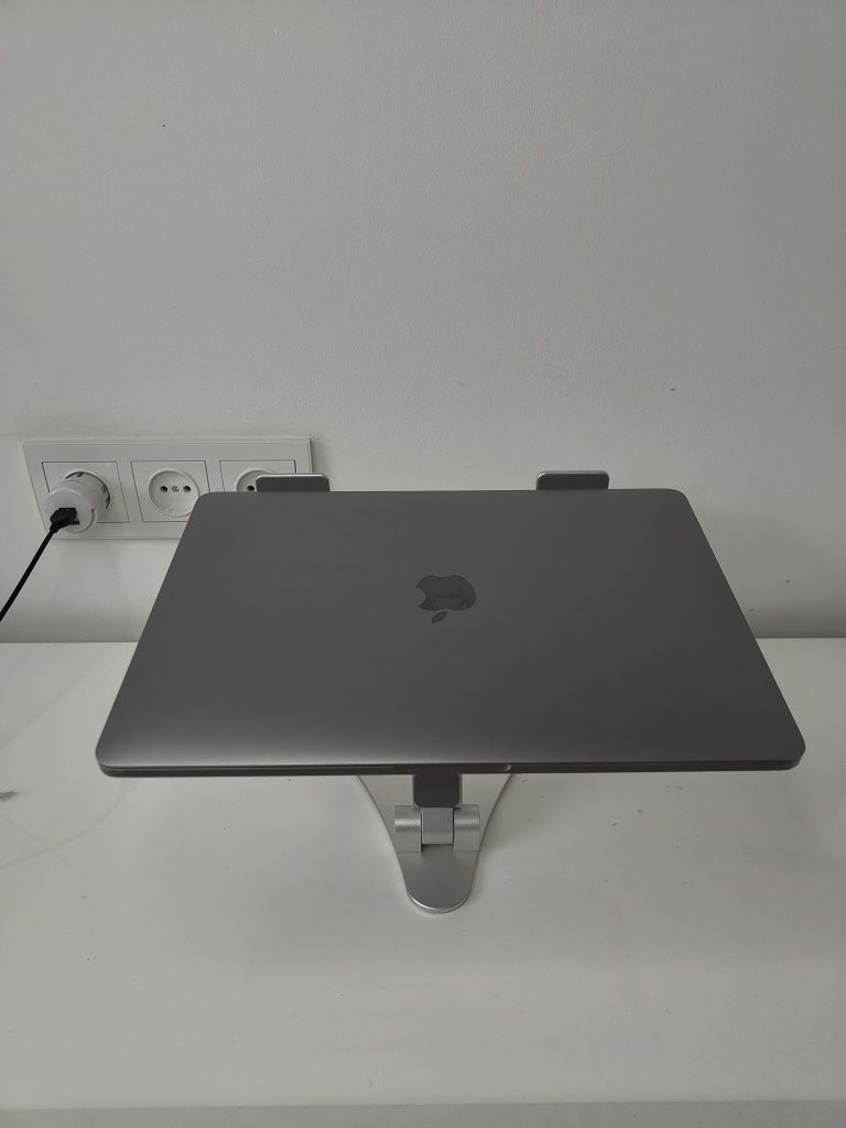 ноутбук Macbook pro 13 2016 а 1706 /i5/16 гб/SSD 256