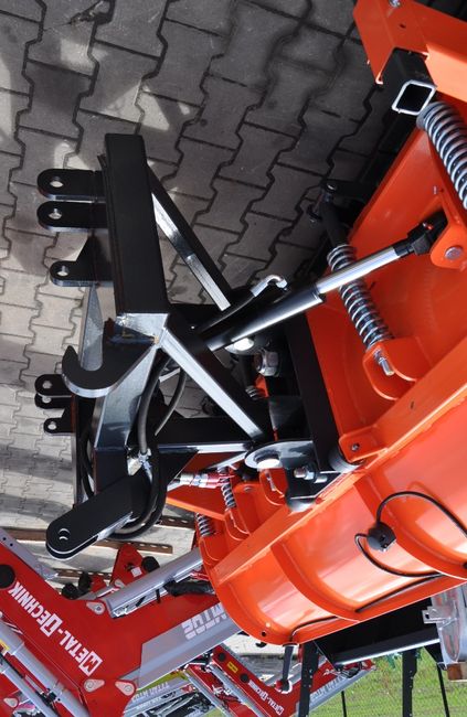 Pług komunalny prosty 2,6m oświetlenie Metal-Technik