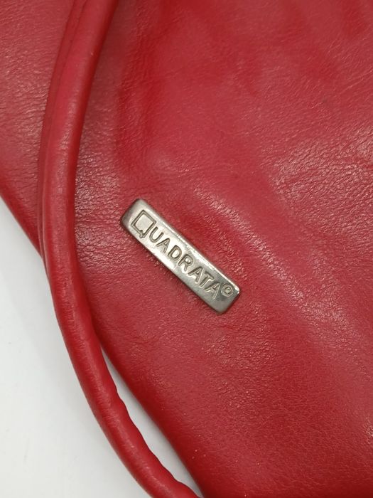 Mala senhora pele vermelha Quadrata