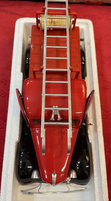 Model kolekcjonerski Ford Pick Up