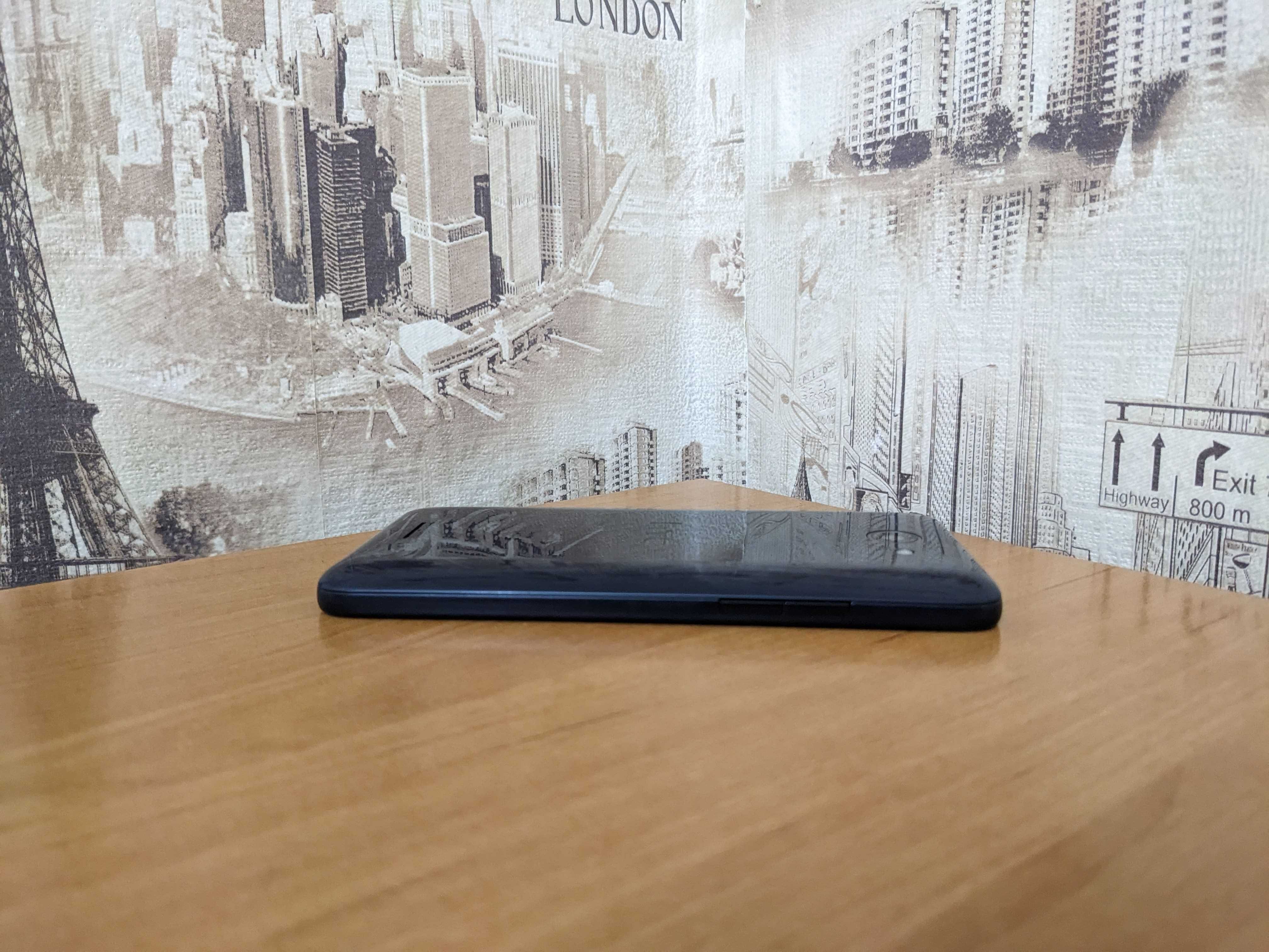 Смартфон HTC Desire 516 Dual Sim