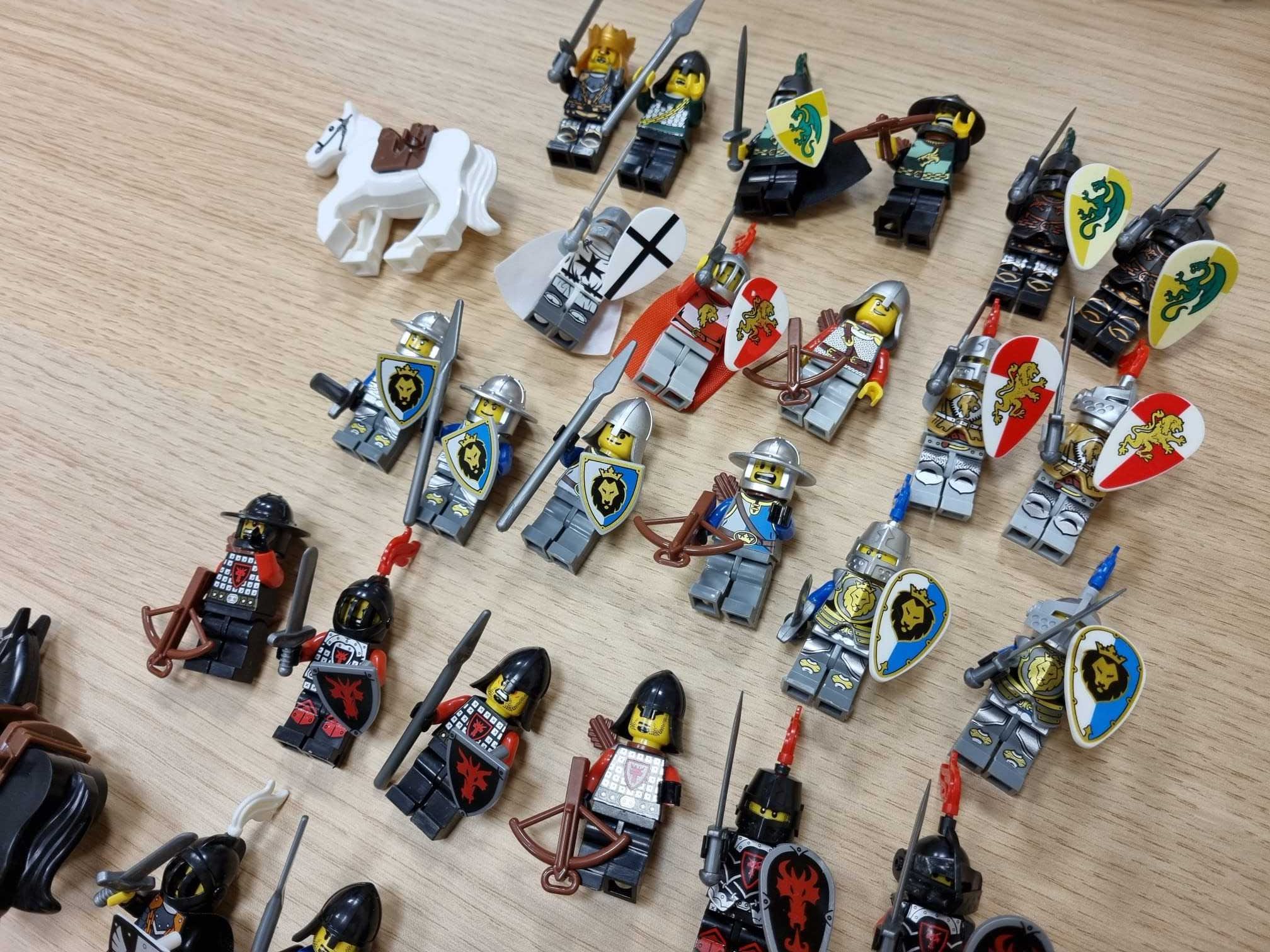 Mix rycerzy ludziki z klocków minifigurki koń król artur zielony smok