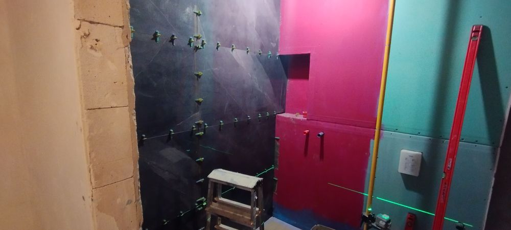 Облицювання плиткою, укладання керамограніту та кераміки