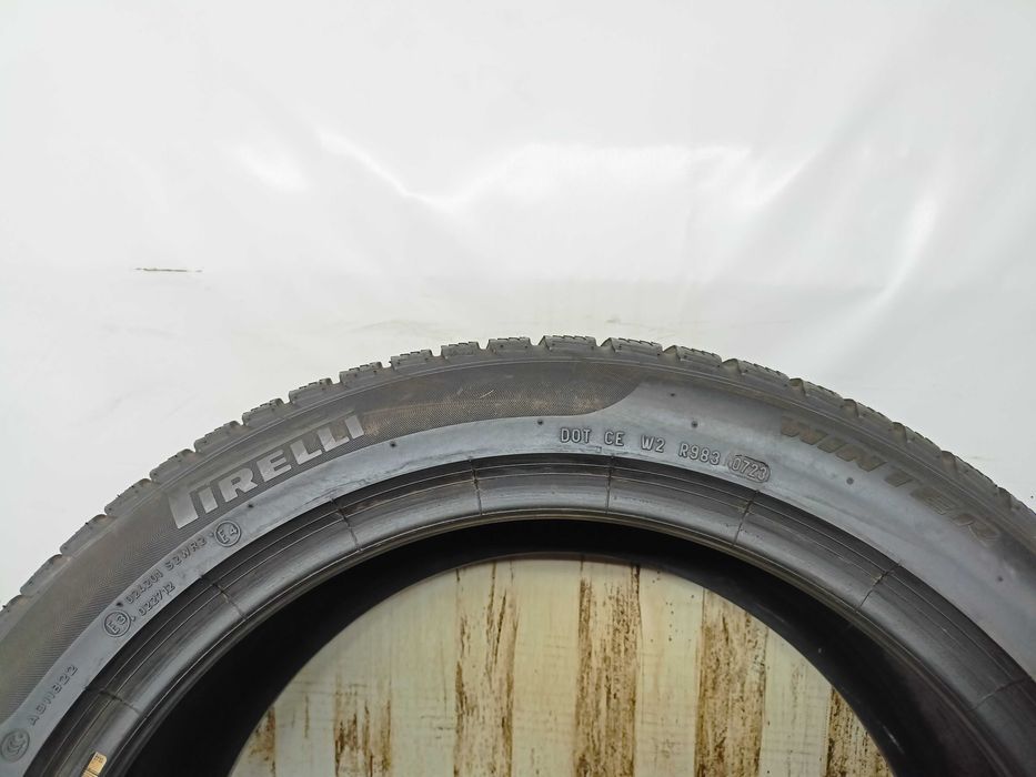 Pirelli SottoZero 3 RSC 245/45/19 23r. 102V 6,6mm Jak Nowa (1636)