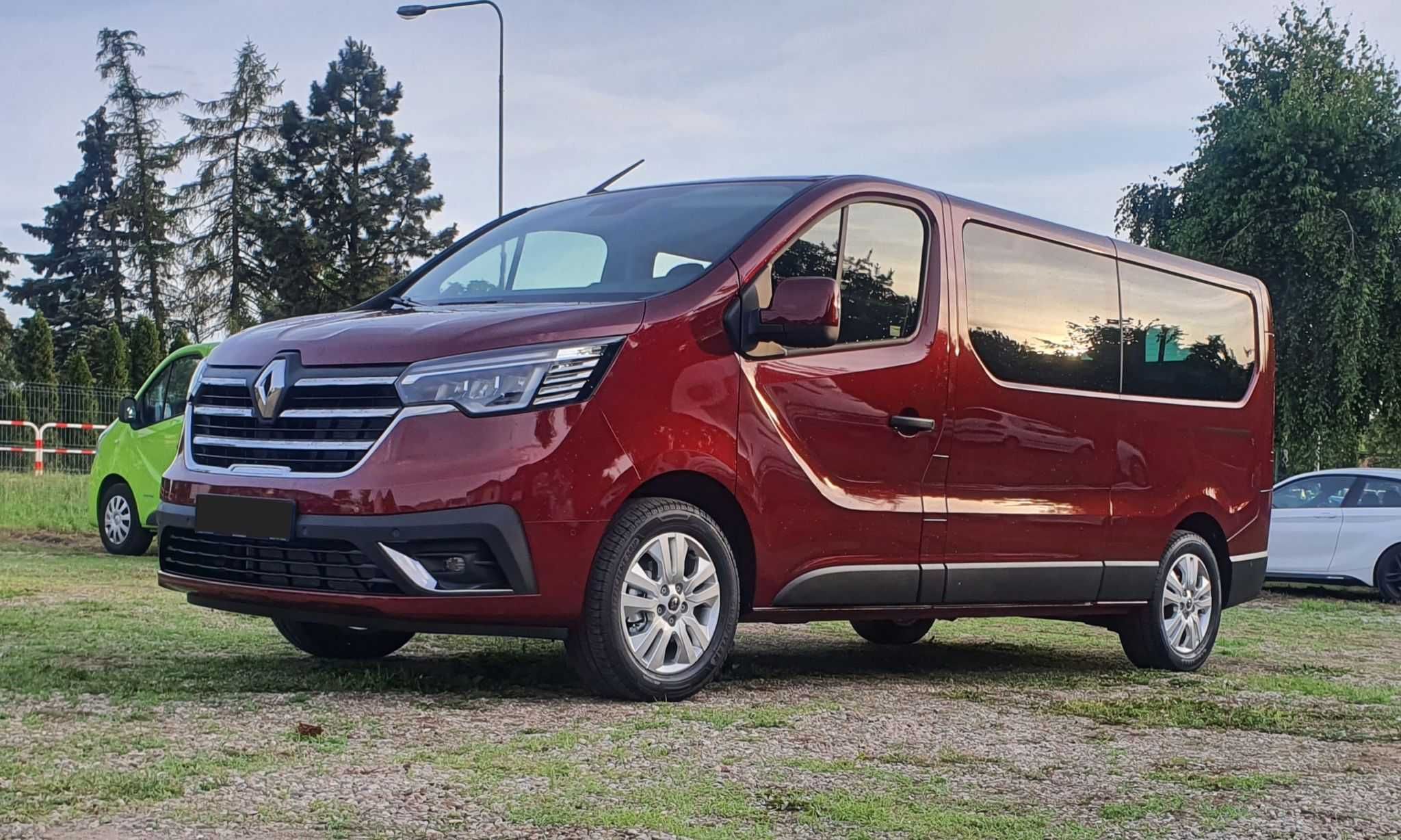 Wypożyczalnie Wynajem bus 9osobowe osobowe aut Renault Trafic