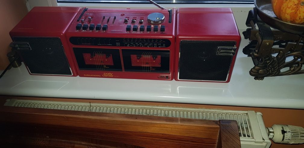Duży Radiomagnetofon Klasyk Czerwony Grundig Stan Kolekcjonerski !!!