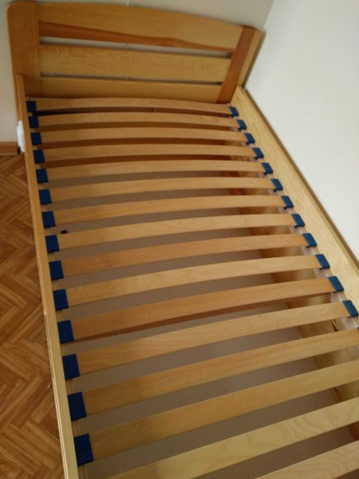 Rama łóżka, łóżko pojedyncze 90x200 cm, drewniane, sosna, super stan