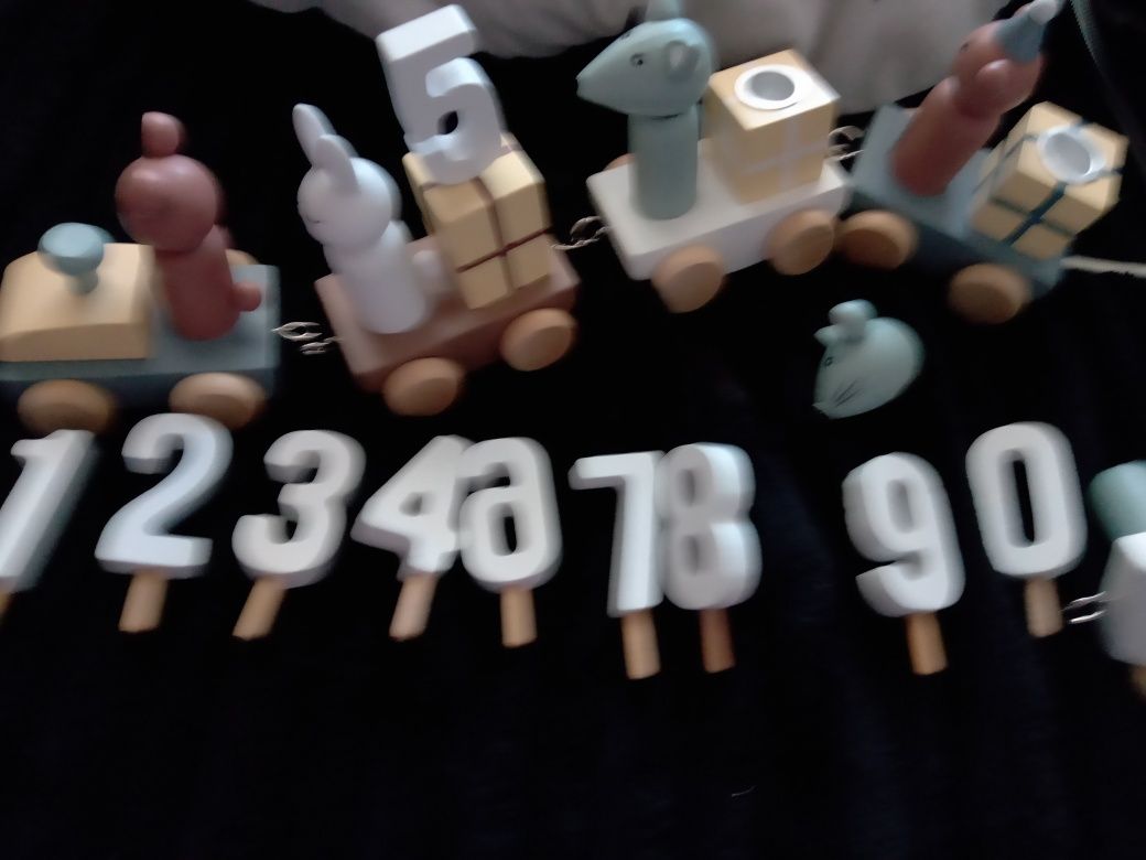 Pociąg drewniany,urodzinowy mini stojak na świeczki