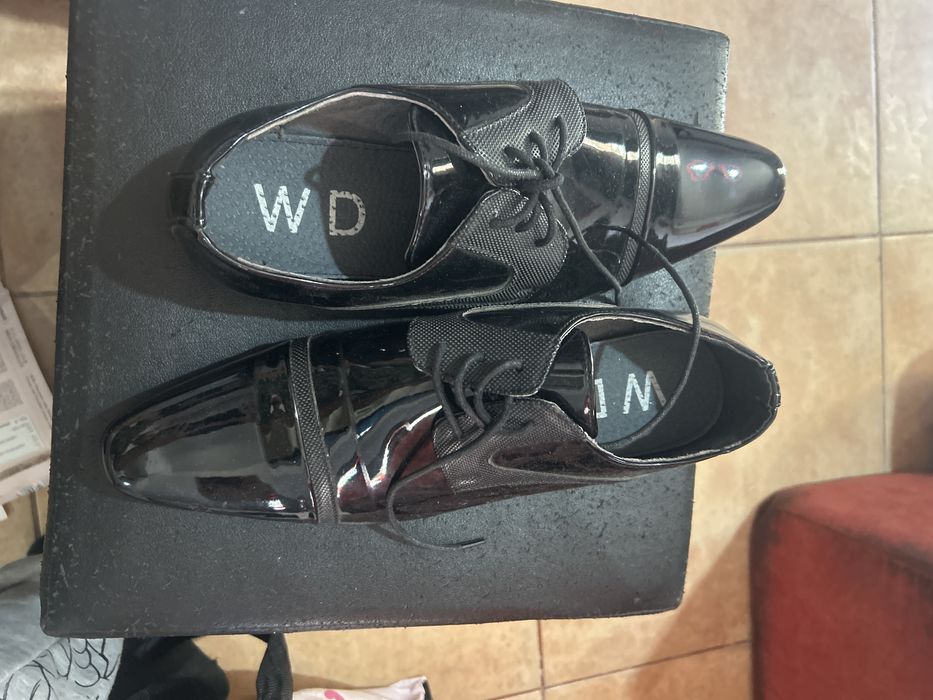 Sapatos. Novos.
