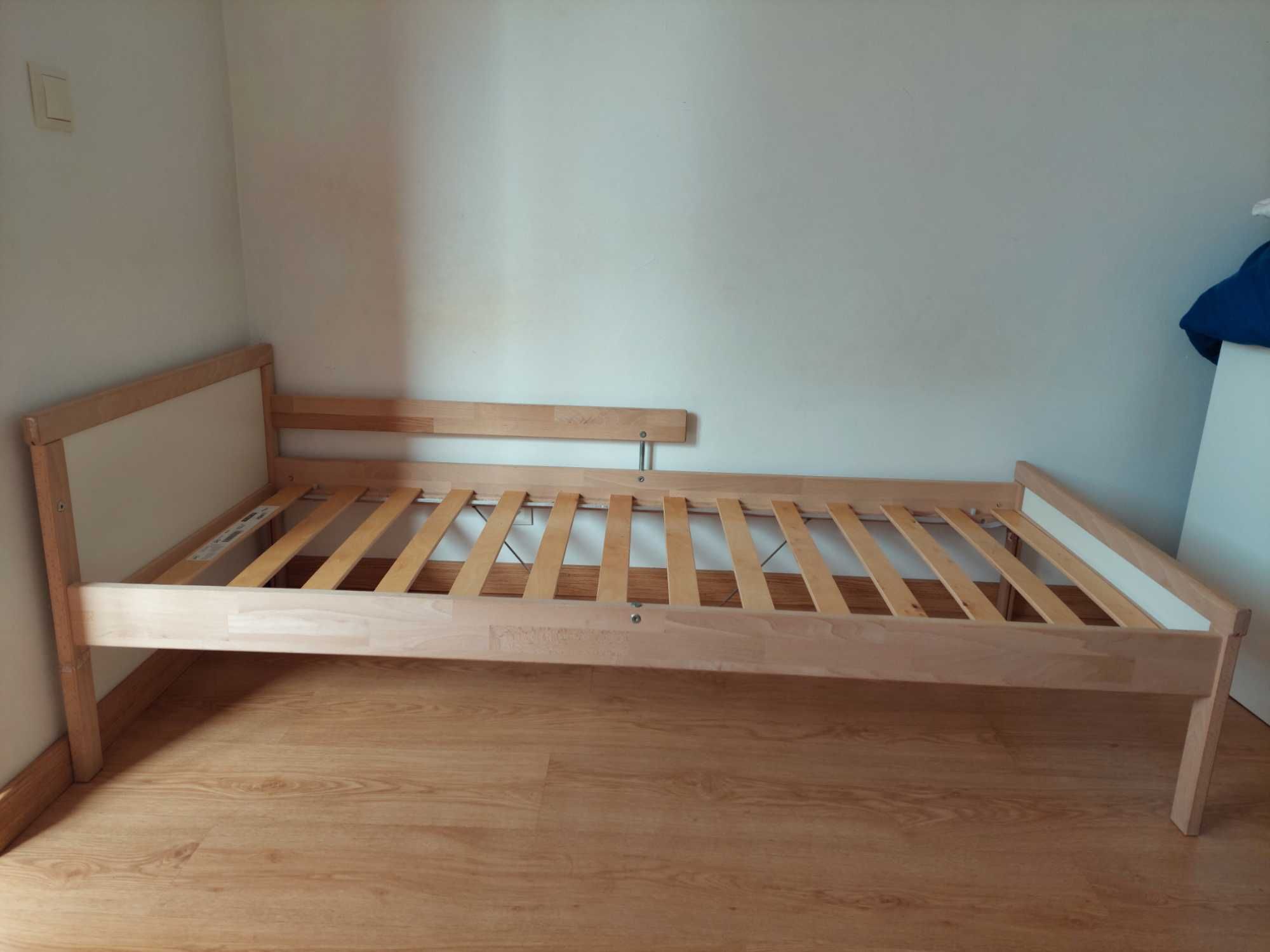 Vendo cama + colchão de criança