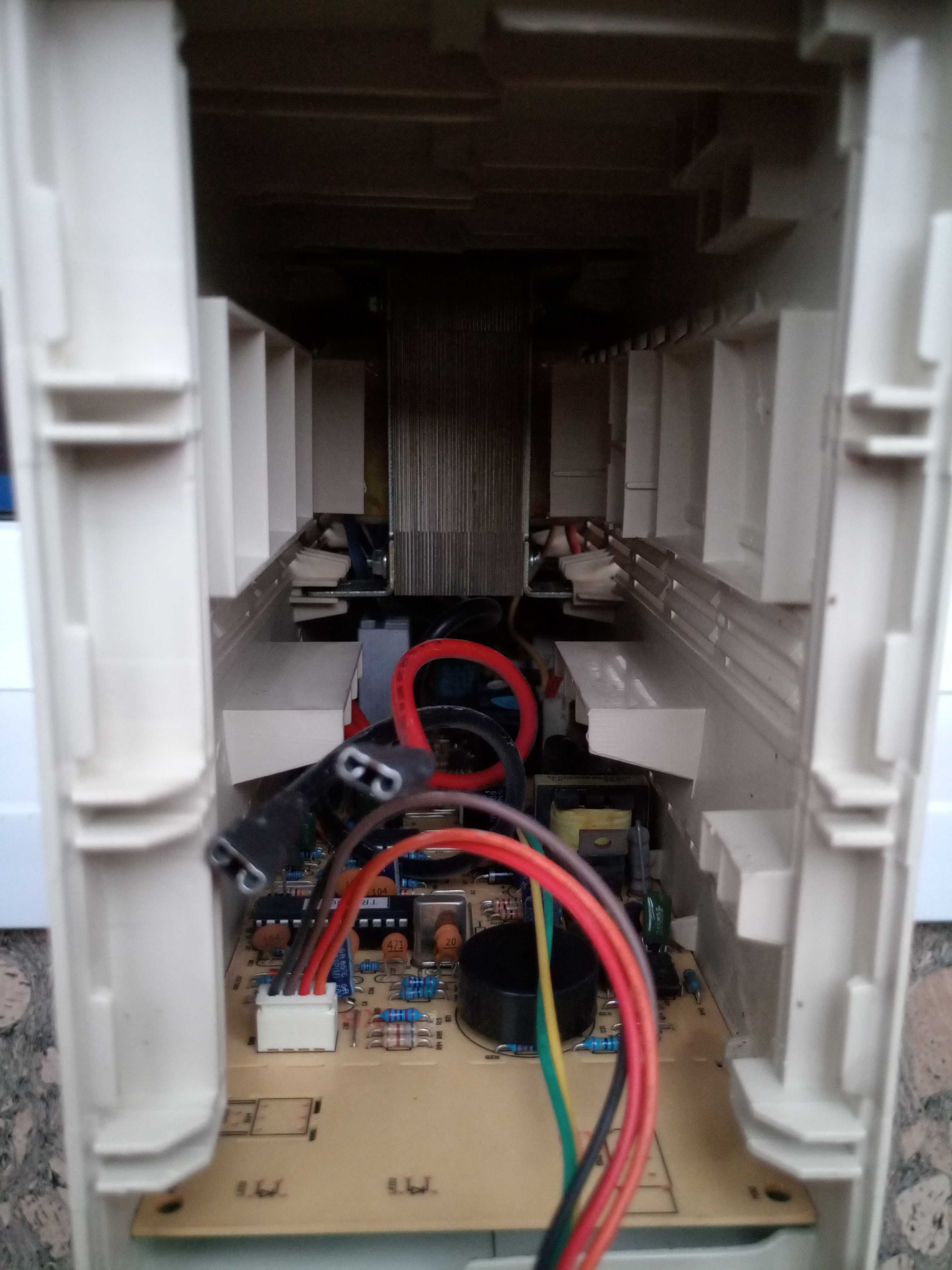 Sinapse 5104 T800, джерело безперебійного живлення
