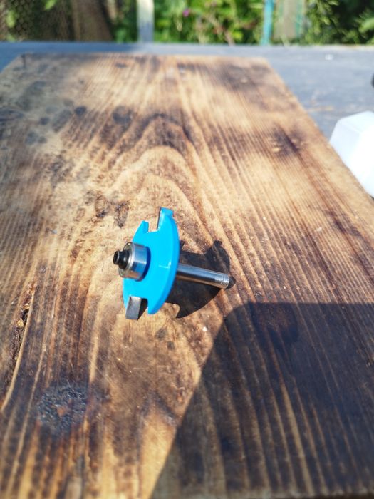 Кромкова фреза для ручного фрезера