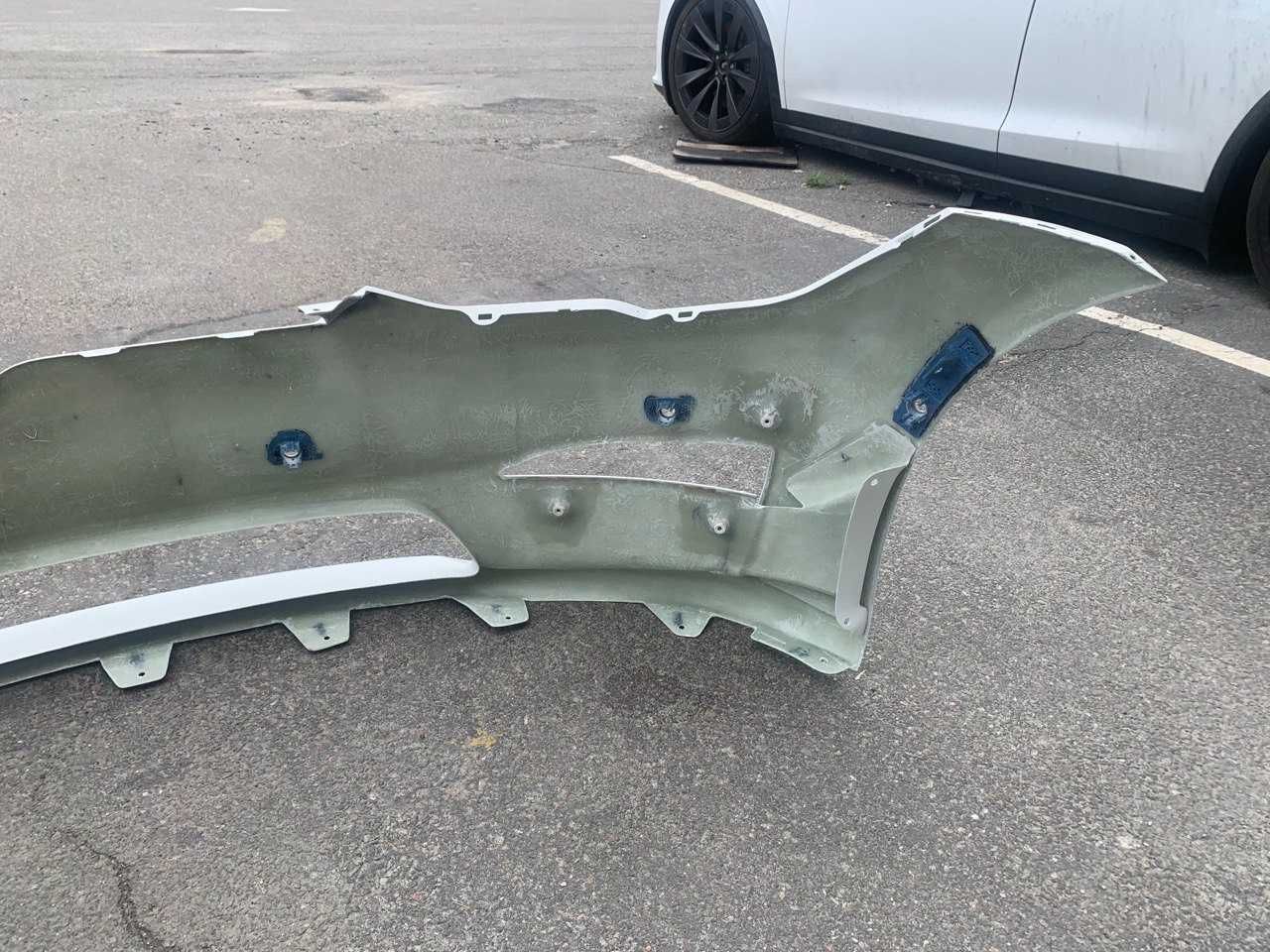 Бампер передний Tesla Model S PLAID