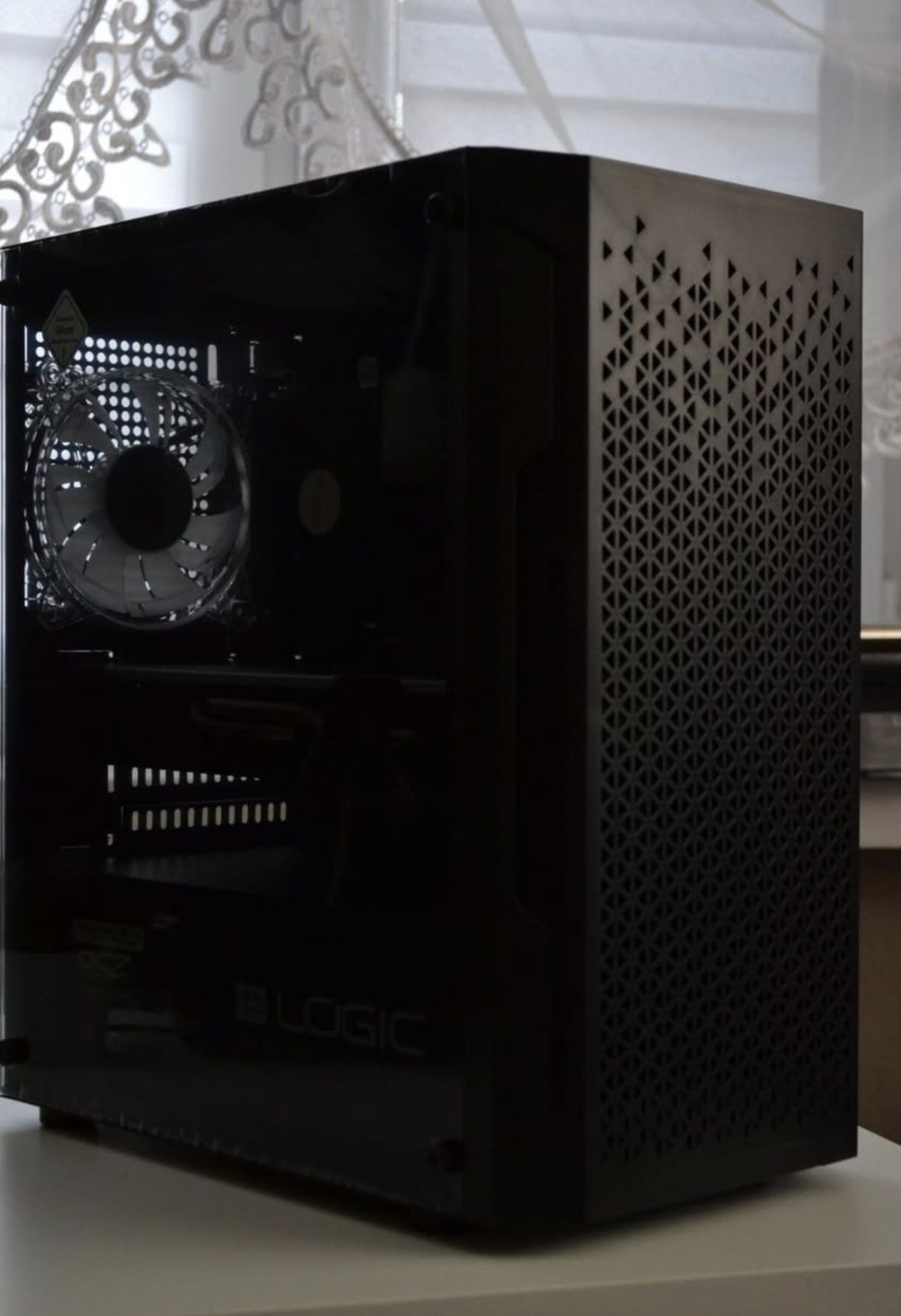 Komputer | Intel 8 rdzeni/Radeon RX 8GB/16GB DDR4/1TB SSD