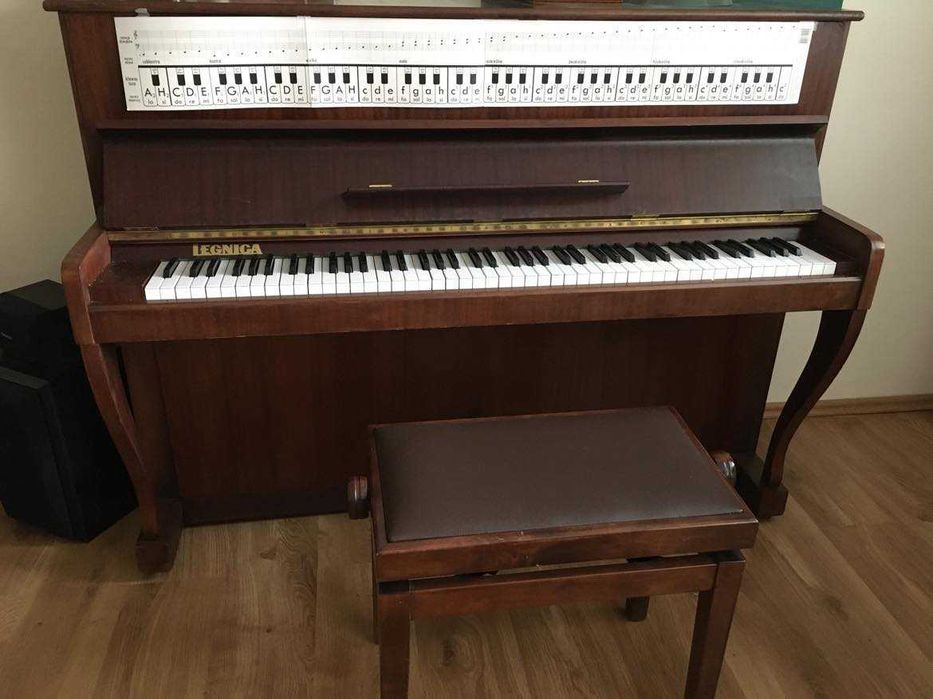 Pianino Legnica w bardzo dobrym stanie