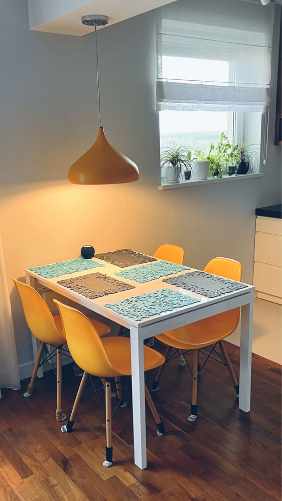 Biały stół rozkładany 120x80 80x120 metalowy lakierowany krzesla DSW