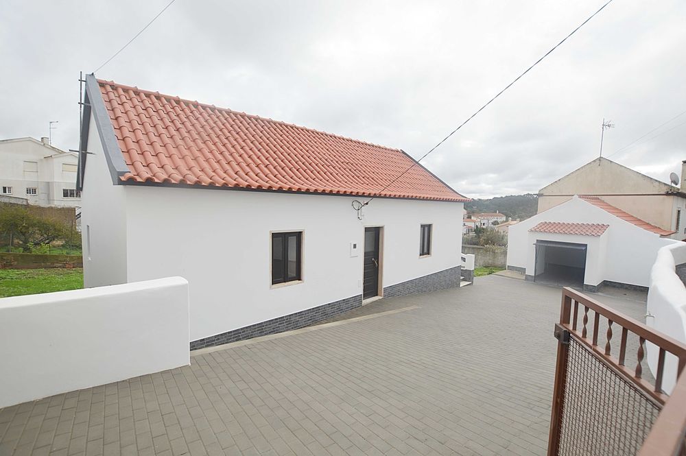 MORADIA TÉRREA T2  //   CAEIROS - MAFRA