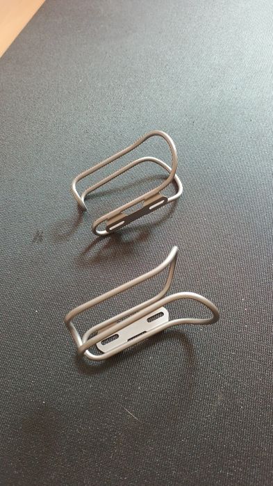 Koszyk na bidon tytanowy 2 sztuki