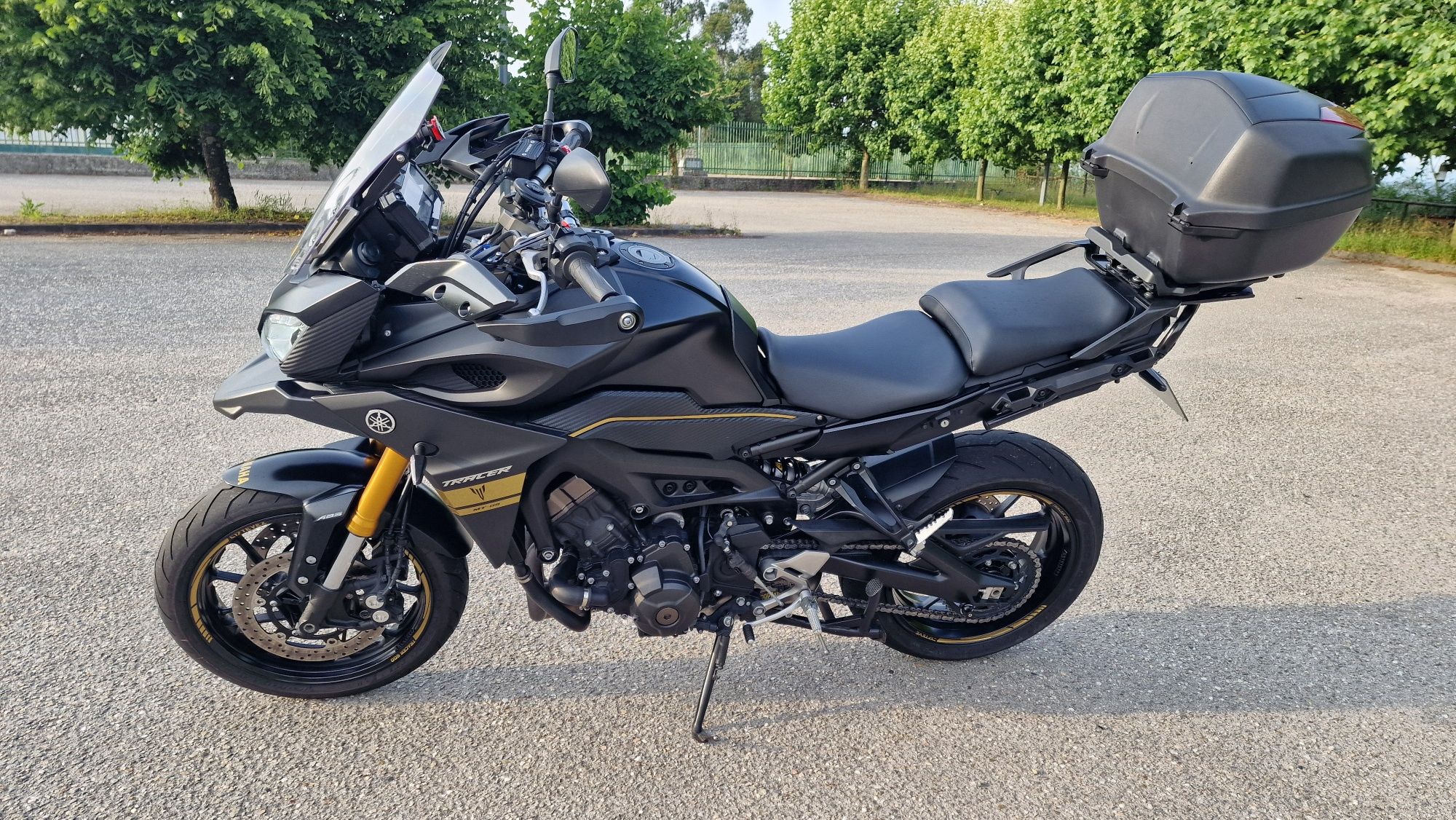 Yamaha tracer 900