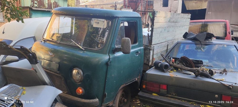 Продам УАЗ бортовой