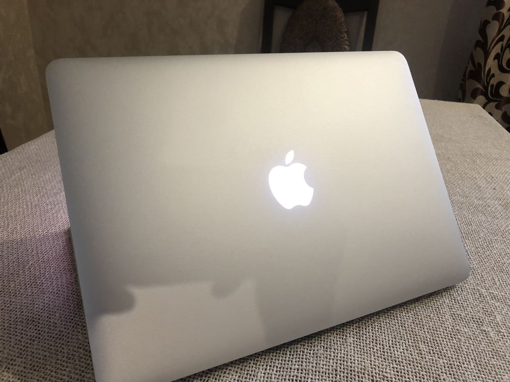 Apple MacBook Air 13 2017 i5 8GB RAM 128GB SSD (MQD32)