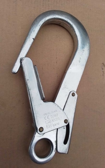 Zatrzaśnik karabinek AZ023 PROTEKT