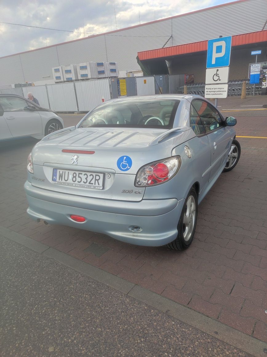 Sliczny Peugot 206cc