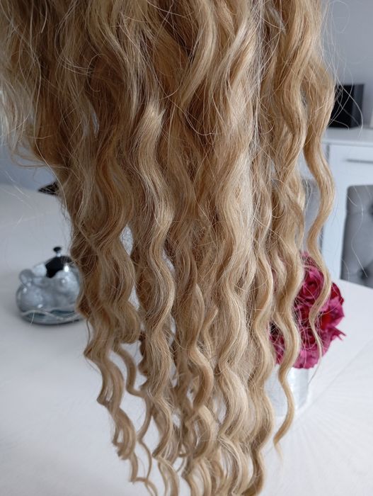 Peruka blond pasemka loki 75cm Amor GZ