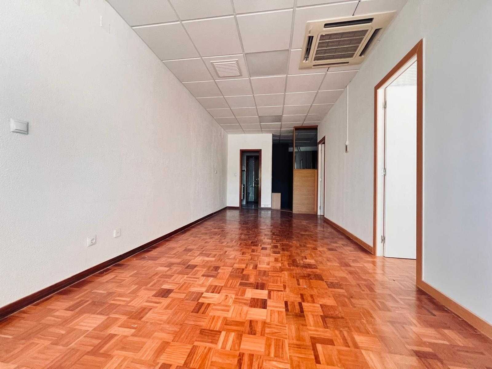 vende-se escritório (com potencial para habitação) centro ALVERCA