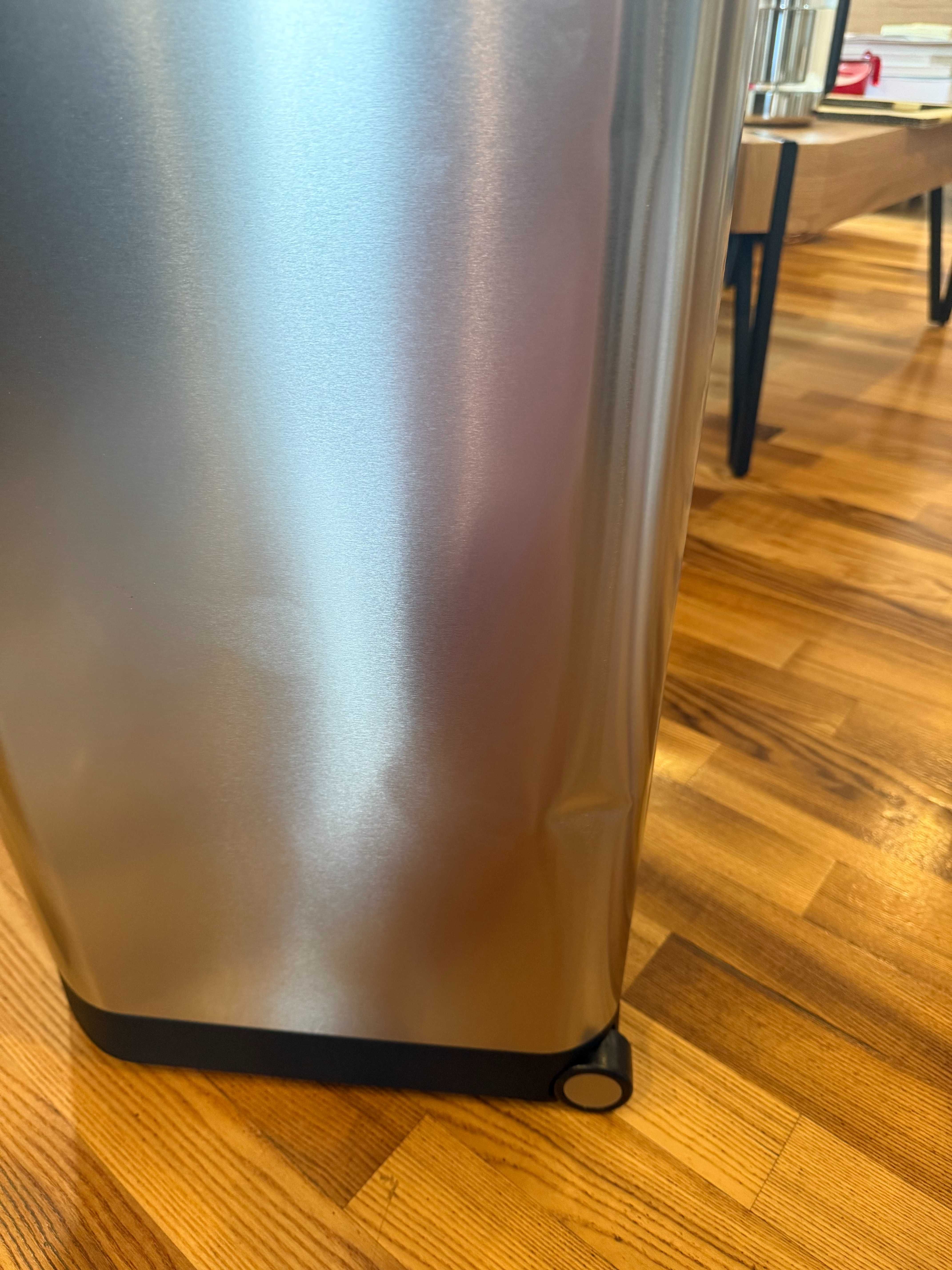 Simplehuman- Pojemnik na karmę dla zwierząt 35 l