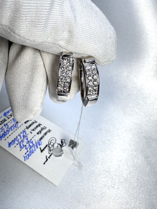 Золоті сережки з діамантами