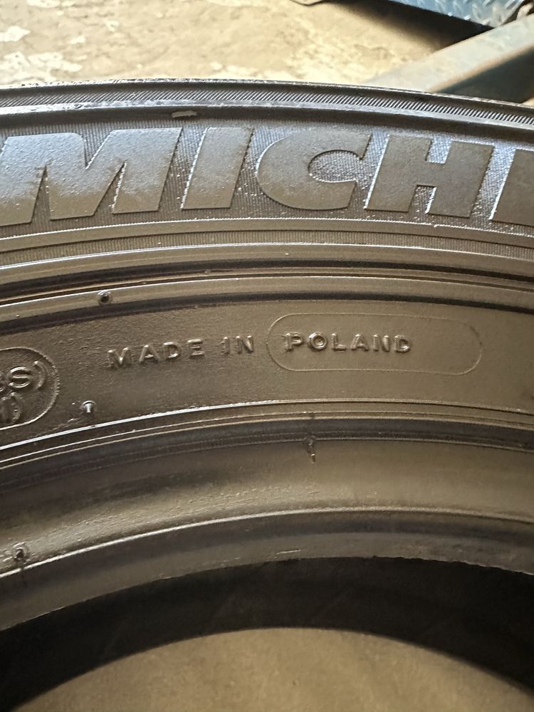 Продам шини 215/70 R16 Michelin