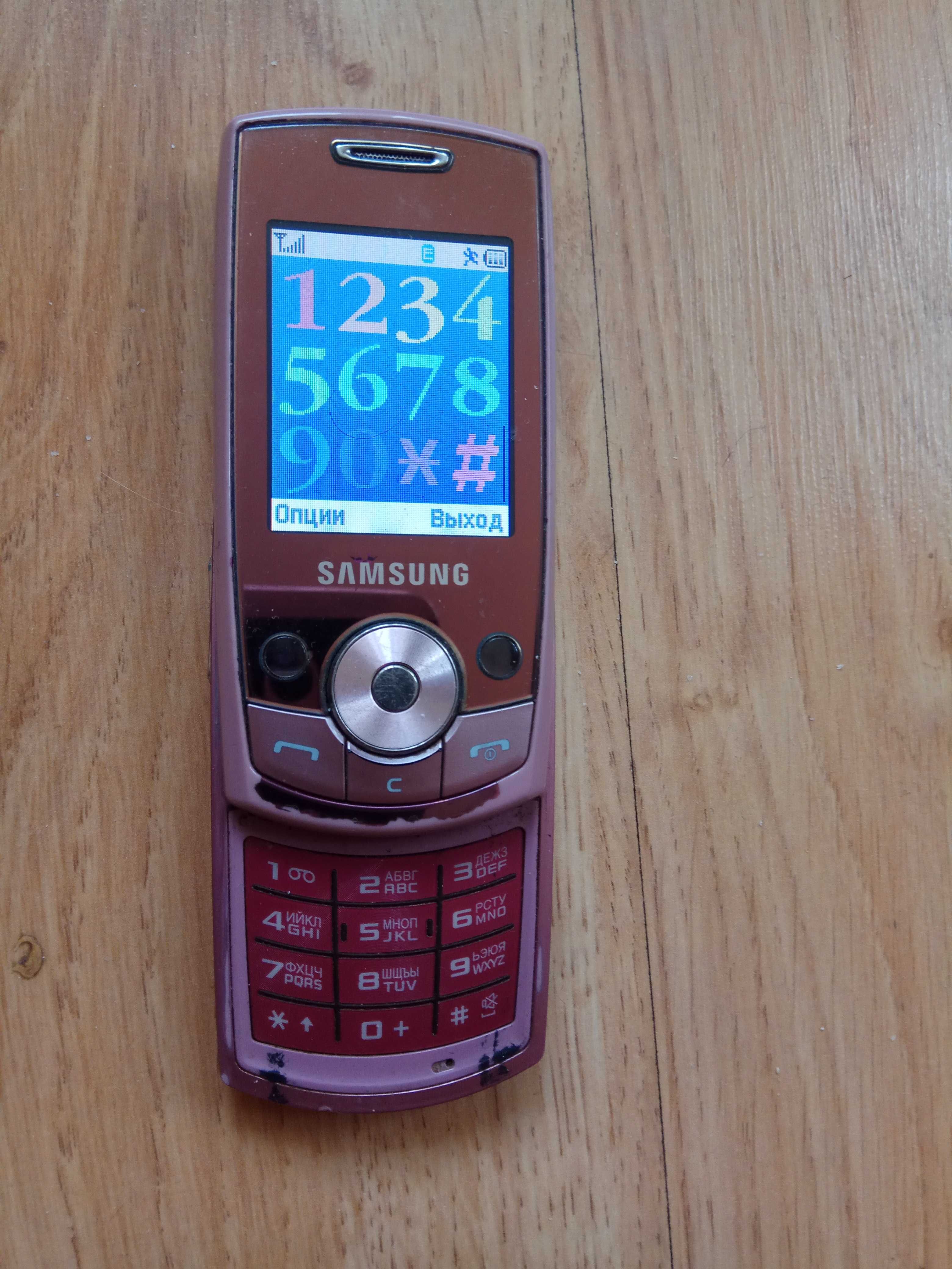 У гарному стані телефон Samsung SGH-J700 слайдер