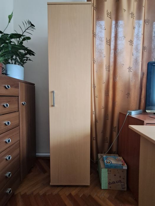 Продам меблі офісні