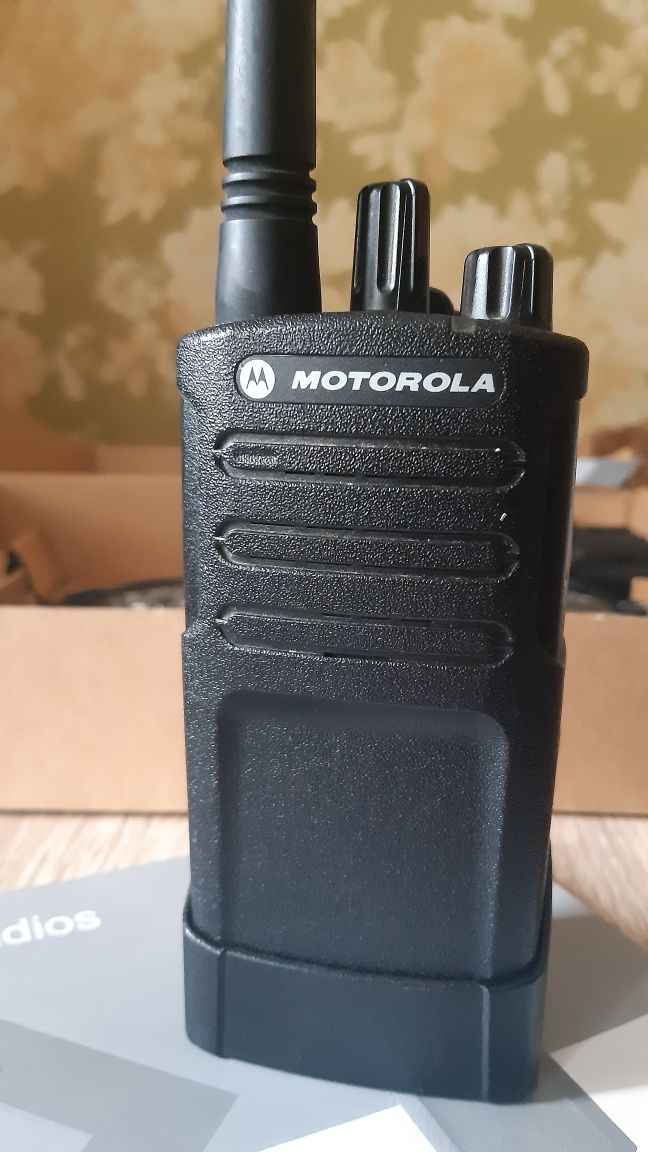 2 рації MOTOROLA XT 420 нові.