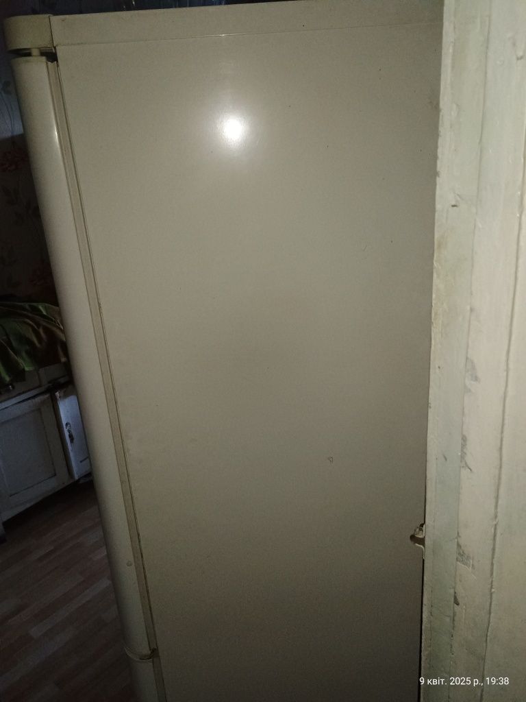 Двухкамерный холодильник Indesit