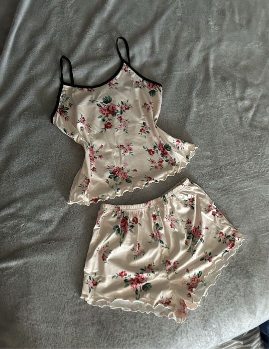 Піжама жіноча молочна