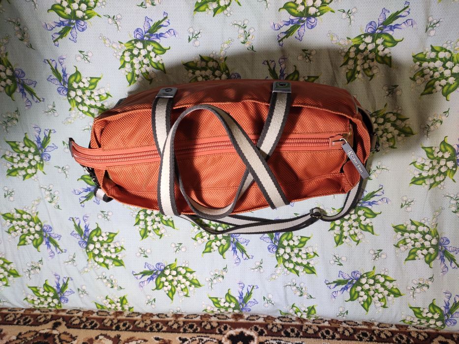 Сумка Calvin Klein.