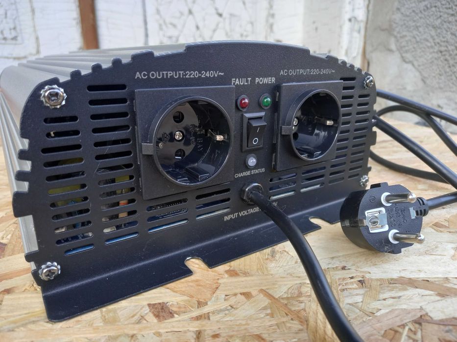 Німецький інвертор: Solartronics 12v NPS 1000 Watt - Чистий синус