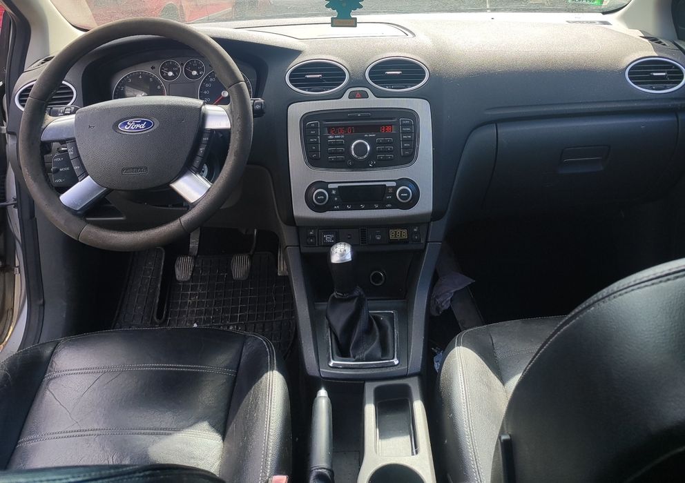 Ford Focus MK2 maska