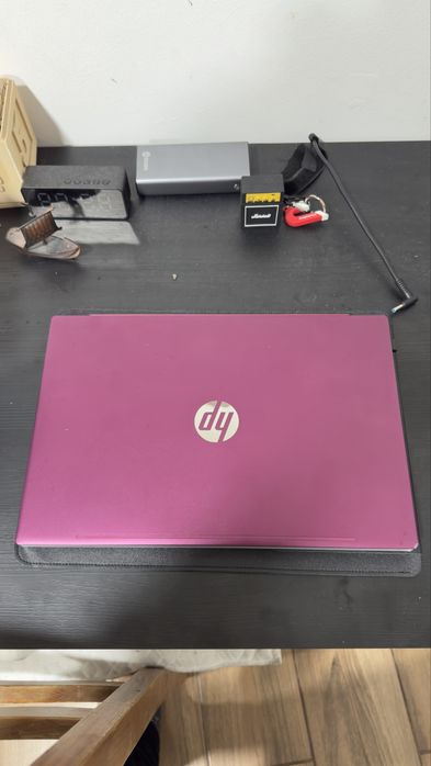 Portátil HP Ryzen 3 8GB de RAM