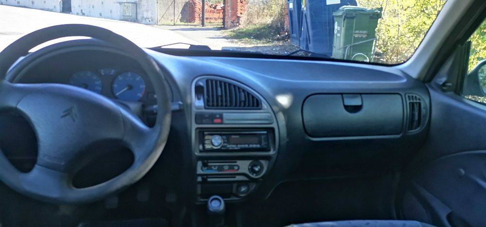 Citroen Saxo 1.5 D de 5 lugares impecável