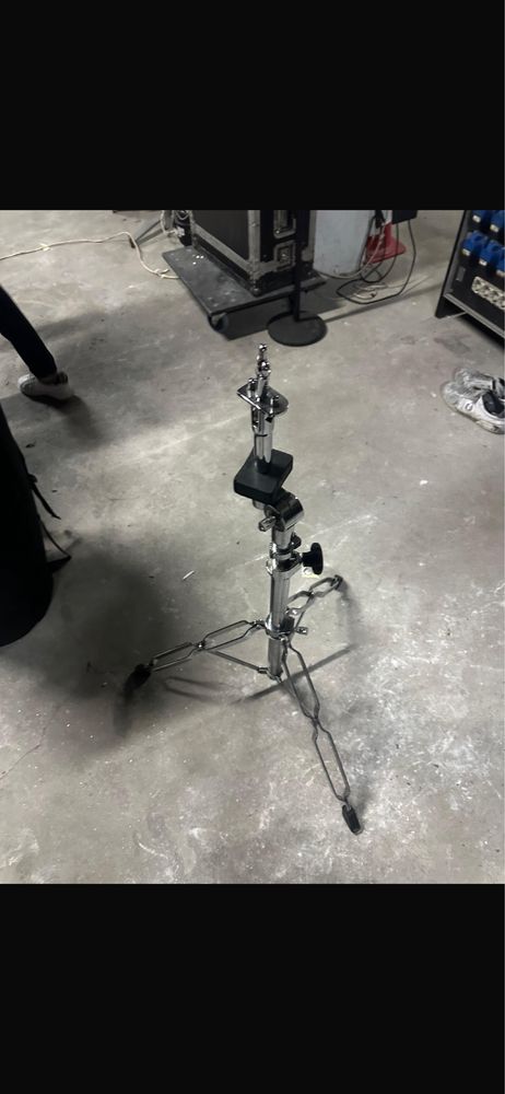 Vendo timbales LP matador, em boas condicoes, muito bem conservado.